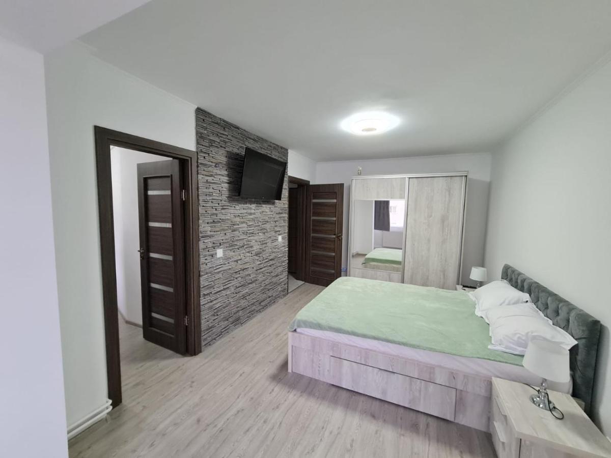 Smart Apartament Braşov Esterno foto